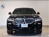 【キドニーグリル】BMWは約90年もの間、ほぼ全ての車両にひと目でBMWだと分かるこの特徴的なフロントグリルが備えられ、デザイン・アイコンとして親しまれてきました。