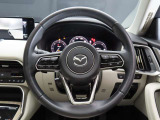 運転席にお座りになった際のイメージです。視界やシートの座り心地にポジション、各装備へのアクセスのしやすさ等、実際に触れてお確かめください。
