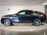 【BMWのxDrive】xDriveはいかなる状況下でも安定した走りを実現しています。 これによりストレスなく運転できることはもちろんのこと、安全性能も向上しています。