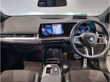 ☆センターパネルを運転席側に僅かに傾けたBMW独特のインパネ☆【駆け抜ける歓び】はここからもスタートしております☆