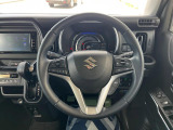 【純正革巻きステアリング】上質な革を使用することで、手にしっかり馴染みとても運転しやすいハンドルです♪