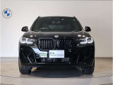 【キドニーグリル】BMWは約90年もの間、ほぼ全ての車両にひと目でBMWだと分かるこの特徴的なフロントグリルが備えられ、デザイン・アイコンとして親しまれてきました。
