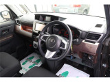 前席全体 目線も高く広い視界で安心して運転することができますね!