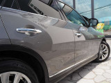女性にも安心してお乗りいただけるよう、車内の清掃には特にこだわり、メーカー販売時の状態に近づける為に妥協は致しません!!