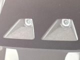 【スマートアシスト】走行中に前方の車両等を認識し、衝突しそうな時は警報とブレーキで衝突回避と被害軽減をアシスト。より安全にドライブをお楽しみいただけます。