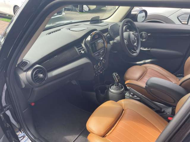 【茨城県】MILNE F3モデル　ミルン　5'4\" 1/2 カーボン使用　31L BMW MINI ミニ クーパー C DCT の中古車詳細 (2,000km, メル