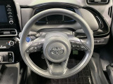 インテリアに合わせたデザインのステアリングは、運転される方のことも考え、運転しやすい形状、大きさです。是非一度、実際に触ってお確かめください。