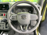 インテリアに合わせたデザインのステアリングは、運転される方のことも考え、運転しやすい形状、大きさです。是非一度、実際に触ってお確かめください。
