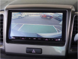【バックカメラ】駐車が苦手な方でも安心してお乗りいただけます。リバース連動で画面が切り替わるのでとっても便利です。