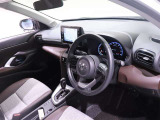 運転席から見たインパネ周りです。シートからはメーターはもちろん、広く周りを見渡せるフロントウィンド&インパネはリラックスして運転に集中することが出来ます!