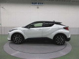 225/45R19タイヤ&19×7?J専用アルミホイール(切削光輝+ブラック塗装/センターオーナメント付)