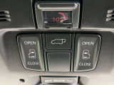 【両側パワースライドドア】スマートキーや運転席のスイッチで後席両側スライドドアの開閉が可能♪電動だから力を入れてドアを開ける必要が無く、小さなお子様でも簡単に開け閉めでき快適です♪