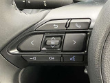 運転中、オーディオの操作をしてて、ハッとしたことはありませんか?ステアリングスイッチは、運転中でもハンドルでオーディオの操作が可能です。安全なドライブをサポートします。