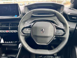 プジョー/シトロエンの正規ディーラーですので納車前の整備、点検はもちろんの事、保証も充実しております。