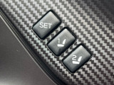 【メモリー機能付きパワーシート】ドライバーごとに設定したシート位置を記憶して、ボタン一つで切り替えできる便利な機能!運転する方が複数名いらっしゃるご家庭におすすめです♪