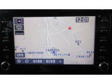 ディスプレイオーデイオ(フルセグTV・AM/FMチューナー・Biuetooth・USB入力)+ナビが付いています。