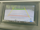 【バックカメラ】駐車時に後方がリアルタイム映像で確認できます。大型商業施設や立体駐車場での駐車時や、夜間のバック時に大活躍!運転スキルに関わらず、今や必須となった装備のひとつです!