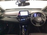 【前方視界】開放的な前方視界!運転がしやすく疲れにくいです♪窓が大きく、見通しがとっても良いおクルマですよ♪