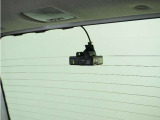 この車にはリアにもドライブレコーダーを装備しております◆映像・音声などを記録する自動車用の装置です。 もしもの事故の際の記録はもちろん、旅行の際の思い出としてドライブの映像を楽しむことができます。