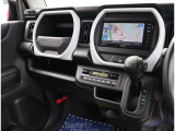 お車選びをお楽しみ頂けるよう、在庫車の展示スペースを十分に確保しております。