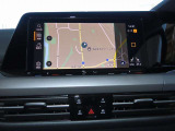 ディスカバーメディア搭載。「VW Connect」というeSIMが内蔵された画期的なシステムです。地図データなど自動で情報を更新することができるのが大きな魅力。なお、CD/DVDは廃止されてます