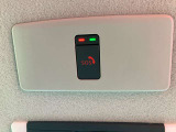 NissanConnectに加入していれば、あおり運転や急病、事故など緊急時にオペレーターに繋がり警察や消防への手配をサポートしてくれて安心のSOSコールが使えます!