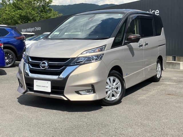 セレナ 2.0 ハイウェイスター 4WD 