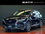 中古車専門再生工場にて熟練専任スタッフが丁寧に清掃、仕上げを実施しております。また、お客様に安心してご検討いただける様、公取協が定める基準に基づき車両検査を実施し、車両状態評価証を発行しております。