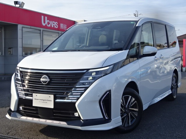 セレナ 1.4 e-4ORCE ハイウェイスターV 4WD 