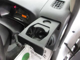 カップホルダーを備えているので、ドリンク類の置き場所に困りません!