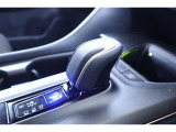 エレクトロシフトマチック、スム-ズな操作で運転を楽しめるよう、シフトポジションを電動で制御します。