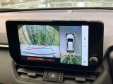 【パノラミックビューモニター】専用のカメラにより、上から見下ろしたような視点で360度クルマの周囲を確認することができます☆死角部分も確認しやすく、狭い場所での切り返しや駐車もスムーズに行えます。