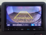 【バックカメラ】リバースにするだけで映ります、後方の安全確認や、狭い駐車場での車庫入れ、雨の日や夜間など視界の悪い時に便利です!安全にバックする為には欠かせない装備です。