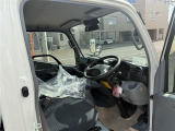 納車前に内外装のクリーニングをいたします。各種コーティング(別途有料)もご用意しておりますので、是非ご相談ください。