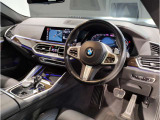 ☆センターパネルを運転席側に僅かに傾けたBMW独特のインパネ☆【駆け抜ける歓び】はここからもスタートしております☆