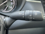 【オートライト(AUTO)】外の明るさをシステムが感知して、自動でヘッドライトが点灯します!ヘッドライトをつけ忘れを防ぐ便利機能です。