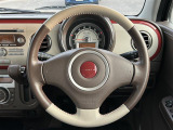 【内装の除菌消臭】車内の細菌やカビを除去しニオイの元となる菌の抑制をします。様々な物質に直接反応して酸化、分解します。人気オプションの一つです。