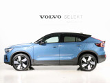 【C40 Recharge】クーペSUVスタイルを纏う、ボルボ初のピュアEVモデル。伝統的なスカンジナビアン・デザインを継承しながら、躍動感にあふれ優雅な雰囲気を身にまとう、新しい潮流を具現化したスタイリングです。