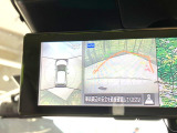 【アラウンドビューモニター】専用のカメラにより、上から見下ろしたような視点で360度クルマの周囲を確認することができます☆死角部分も確認しやすく、狭い場所での切り返しや駐車もスムーズに行えます。
