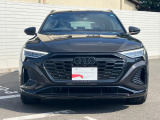 Q8 e-tron 55 クワトロ Sライン 4WD 