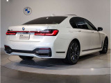 【BMWの伝統-2】時代を超える美しさ。磨き抜かれたエアロダイナミクスが瞳を奪う。一目で伝わるスポーティーなプロポーションは、BMWの走行性能を生み出すのに欠かせない要因の一つです。