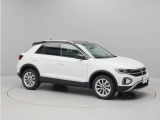 LEDマトリックスヘッドライト「IQ.LIGHT」を搭載。フロントカメラで対向車や先行車を検知し、LEDを個別に点灯・消灯の制御をすることで、配光を可能にした最新のヘッドライトシステムです。