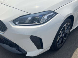 全方位カメラ ナビ ブラックレザーシート ハーマンカードンHIFIスピーカー ヘッドアップディスプレイ Mスポーツデファレンシャルエアロダイナミックパッケージ Mスポーツブレーキ コンフォートアクセス