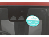 予防安全機能「スマートアシスト」を装備しています。安全機能の詳細は販売店スタッフまでおたずねください。機能を過信せず、必ずご自身で安全運転を行ってください。