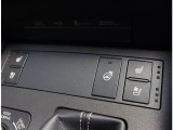 当店ではスポーツグレードや人気車種・上級グレードを主に仕入れ強化しております!中古車でお買い得感あるお車展示中となっておりますのでお客様のご来店、お見積もり依頼お待ちしております。