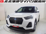 5ナンバーコンパクトSUVで人気のロッキー。こちらはハイブリッドモデルです。ダイハツ純正のカーナビが装備されています。