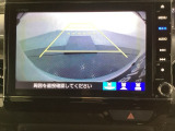 バックでの車庫入れも安心です! リアカメラが付いているバックモニター付のナビを装備しております。操作線もついており距離感も画面から確認できます。