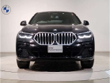 ☆BMWの代名詞とも言える【キドニーグリル】一目見ただけでBMW車であると認識できる確固たるアイコンとして存在感を放ちます☆
