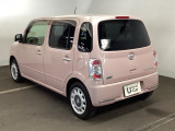 プライバシーガラスが装備されています。外を見るときには気にならずに、後方車両からは車内が見えにくい設計になっております。