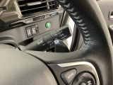 ハンドルにHondaセンシング系のクルーズコントロールやレーンキープアシストなどのスイッチと、オーディオの操作スイッチが装備されています。ハンドルから手を離さず安全に操作できます。